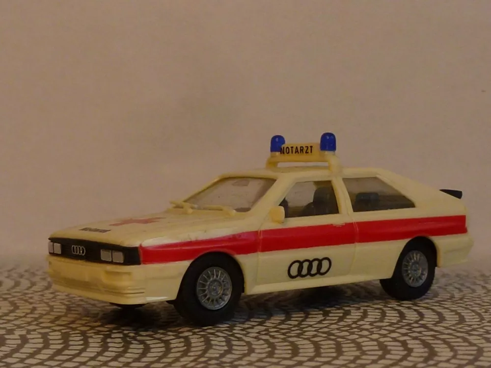 H0 Osobní automobil Audi Quattro PRVNÍ POMOC